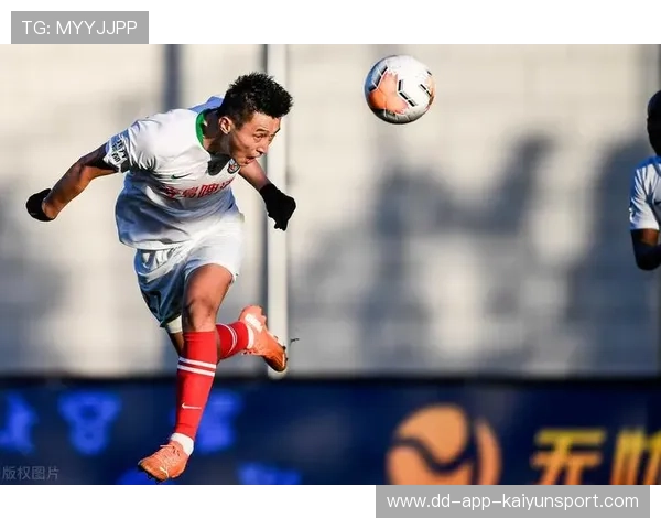 梅努禁区外兜射死角